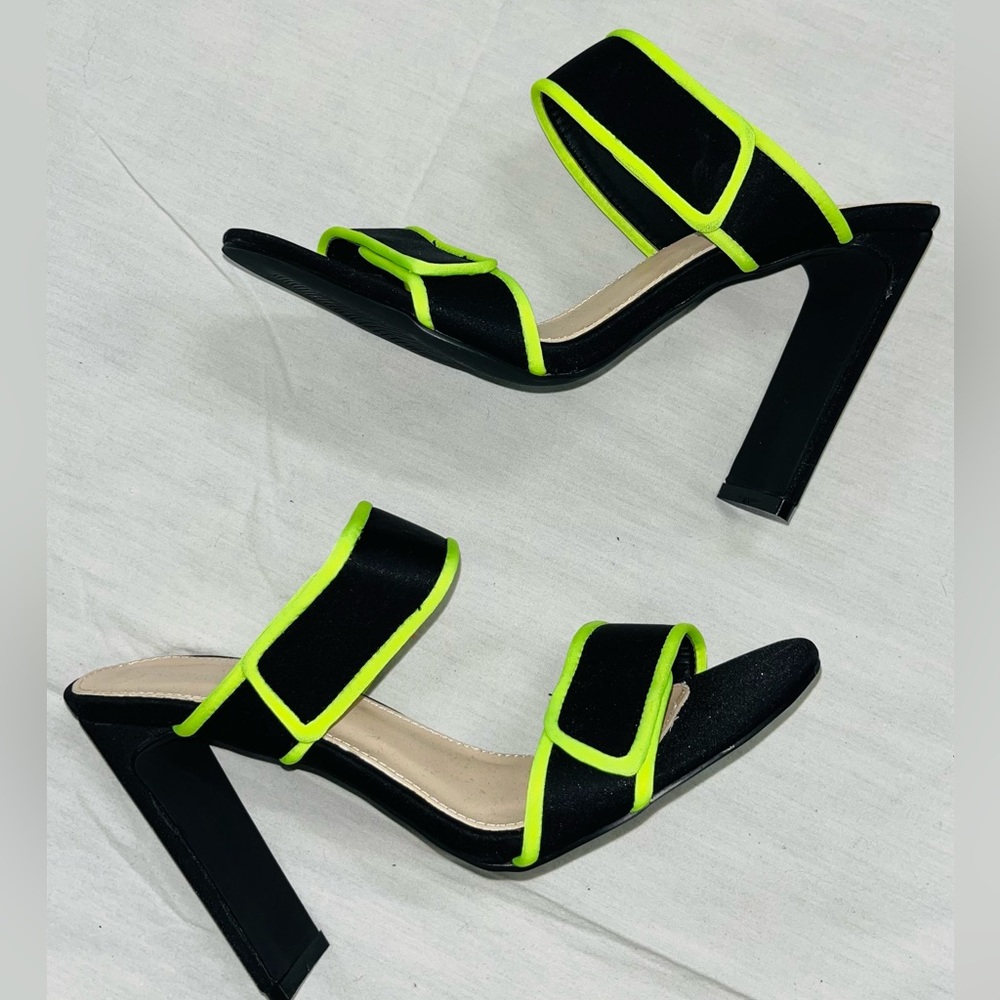 💚💛NEVER WORN PRETTY LITTLE THING HEELS 💛💚!!!!! Size 6/7